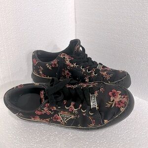 Vintage Guess low top shoes